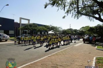 Foto - Desfile Cívico em comemoração ao aniversário de Pérola encanta moradores / Parte 2