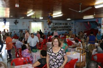 Foto - Almoço em homenagem ao dia das Mâes