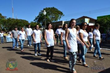 Foto - Desfile Cívico em comemoração ao aniversário de Pérola encanta moradores / Parte 1