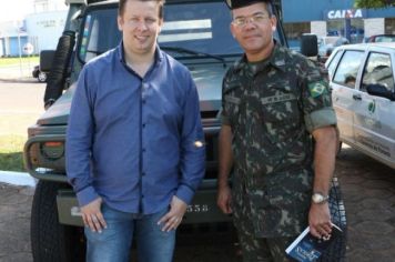 Foto - 17/05/2014 - Exercito Brasileiro realizou uma Ação Cívica Social em Pérola         