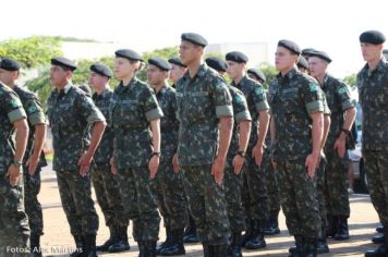 Foto - 17/05/2014 - Exercito Brasileiro realizou uma Ação Cívica Social em Pérola         