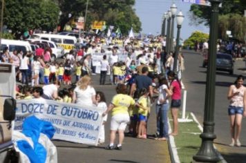 Foto - Desfile Cívico em comemoração ao aniversário de Pérola encanta moradores / Parte 2