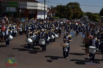 Foto - Desfile Cívico em comemoração ao aniversário de Pérola encanta moradores / Parte 1