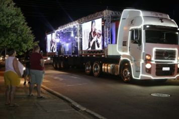 Foto - SHOW EM MOVIMENTO COM SIMÃO WOLF.