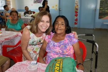 Foto - Almoço em homenagem ao dia das Mâes