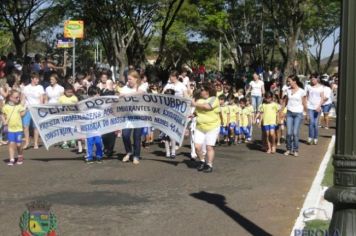 Foto - Desfile Cívico em comemoração ao aniversário de Pérola encanta moradores / Parte 2