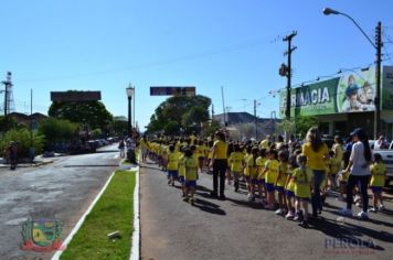 Foto - Desfile Cívico em comemoração ao aniversário de Pérola encanta moradores / Parte 1