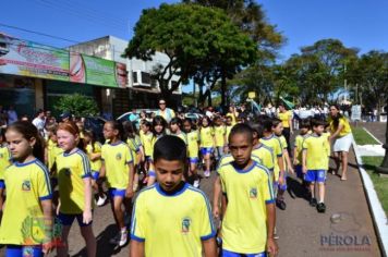 Foto - Desfile Cívico em comemoração ao aniversário de Pérola encanta moradores / Parte 1