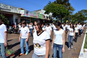 Foto - Desfile Cívico em comemoração ao aniversário de Pérola encanta moradores / Parte 1