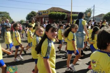 Foto - Desfile Cívico em comemoração ao aniversário de Pérola encanta moradores / Parte 2