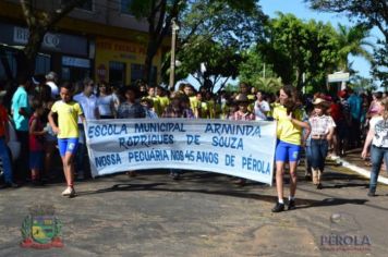 Foto - Desfile Cívico em comemoração ao aniversário de Pérola encanta moradores / Parte 1