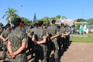 Foto - 17/05/2014 - Exercito Brasileiro realizou uma Ação Cívica Social em Pérola         