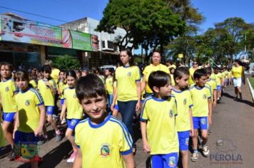 Foto - Desfile Cívico em comemoração ao aniversário de Pérola encanta moradores / Parte 1