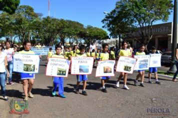 Foto - Desfile Cívico em comemoração ao aniversário de Pérola encanta moradores / Parte 1