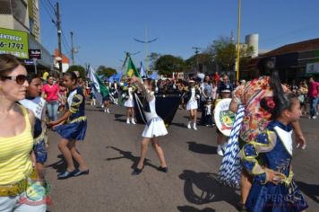 Foto - Desfile Cívico em comemoração ao aniversário de Pérola encanta moradores / Parte 1