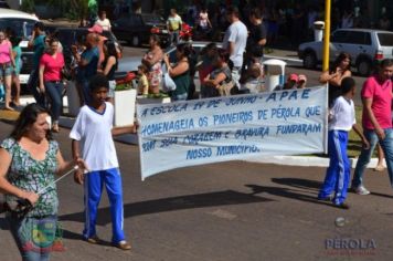 Foto - Desfile Cívico em comemoração ao aniversário de Pérola encanta moradores / Parte 1