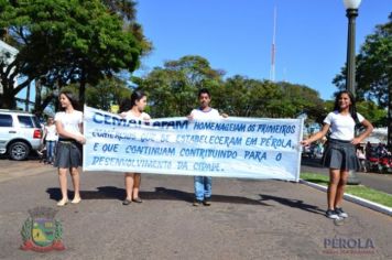 Foto - Desfile Cívico em comemoração ao aniversário de Pérola encanta moradores / Parte 1