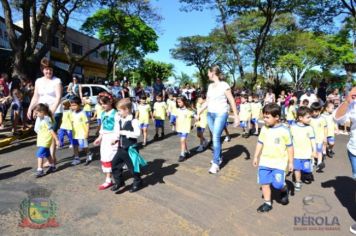 Foto - Desfile Cívico em comemoração ao aniversário de Pérola encanta moradores / Parte 1