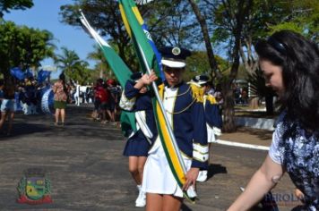 Foto - Desfile Cívico em comemoração ao aniversário de Pérola encanta moradores / Parte 1