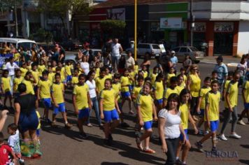 Foto - Desfile Cívico em comemoração ao aniversário de Pérola encanta moradores / Parte 1