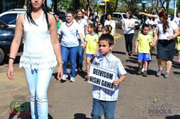 Foto - Desfile Cívico em comemoração ao aniversário de Pérola encanta moradores / Parte 1