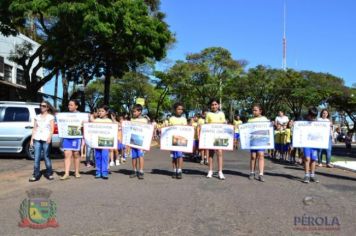 Foto - Desfile Cívico em comemoração ao aniversário de Pérola encanta moradores / Parte 1