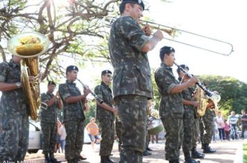 Foto - 17/05/2014 - Exercito Brasileiro realizou uma Ação Cívica Social em Pérola         