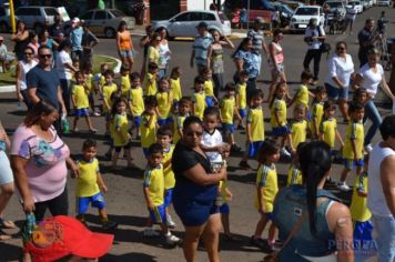 Foto - Desfile Cívico em comemoração ao aniversário de Pérola encanta moradores / Parte 1