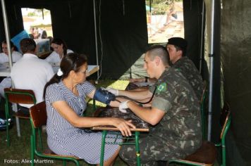 Foto - 17/05/2014 - Exercito Brasileiro realizou uma Ação Cívica Social em Pérola         