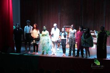 Teatro no Centro Cultural, com a peça 