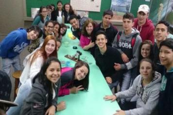 Alunos fazendo a diferença, com a mão na massa!