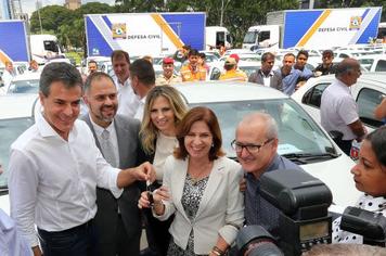 Pérola recebe veículo para Agência do Trabalhador