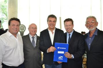 Prefeito Darlan Scalco assina maior convenio da história de Pérola