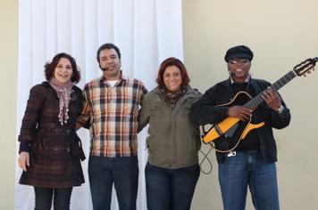 Grupo Cultural ABAECATU de Maringá se apresenta no Colégio Nestor Victor