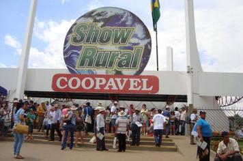 A Secretaria Municipal de Agricultura promove excursão para  COOPAVEL - 2016